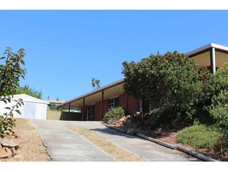 11 Milton Ave, Port Lincoln SA 5606