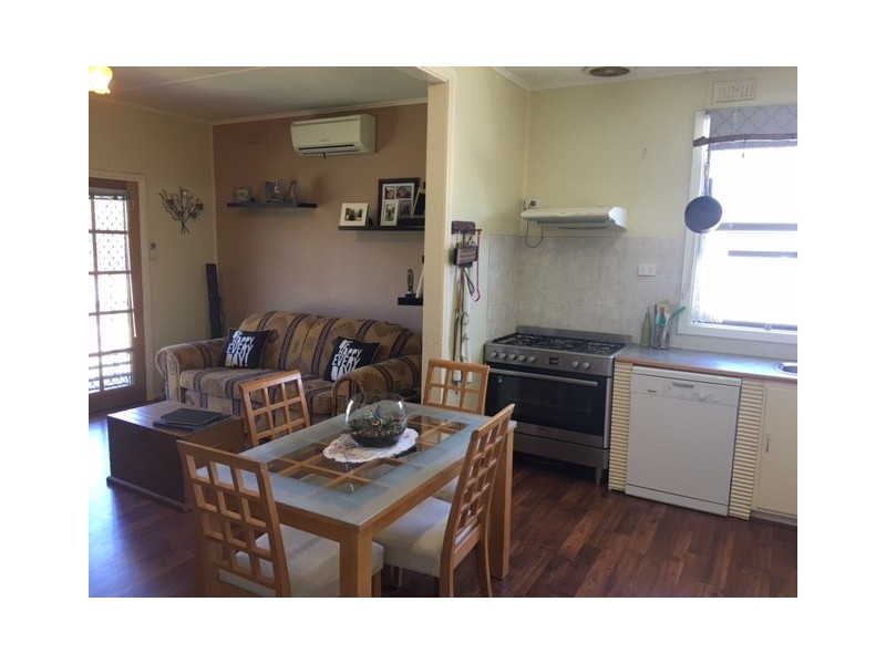 6 Fuss Street, Cummins SA 5631