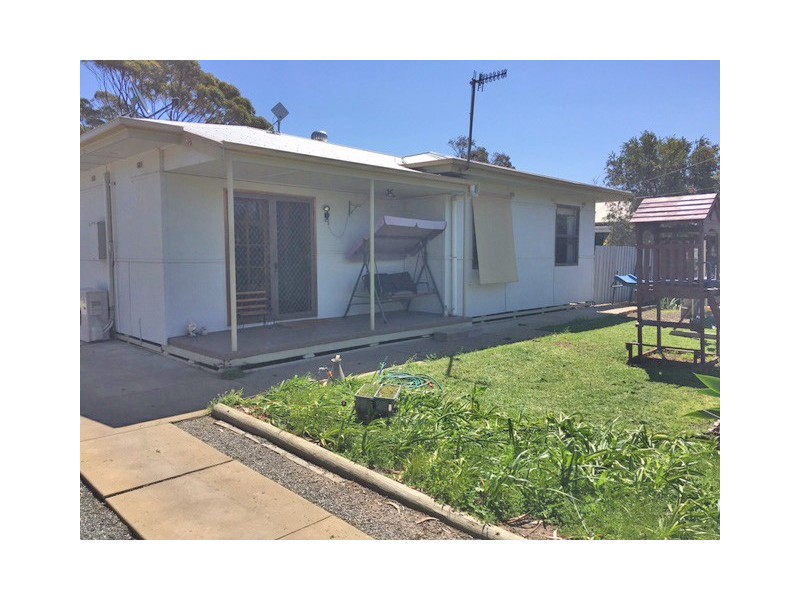 6 Fuss Street, Cummins SA 5631