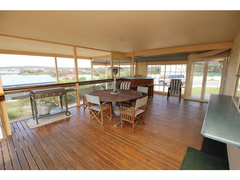 16 Endeavour Court, Coffin Bay SA 5607