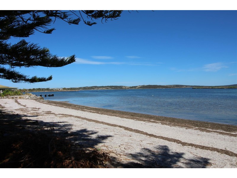 472 Starfish Lane, Mount Dutton Bay SA 5607
