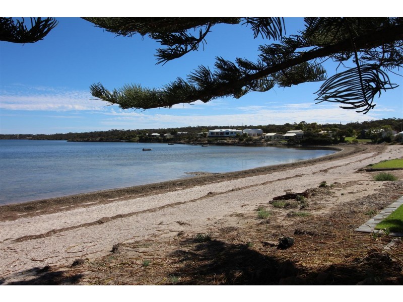 472 Starfish Lane, Mount Dutton Bay SA 5607