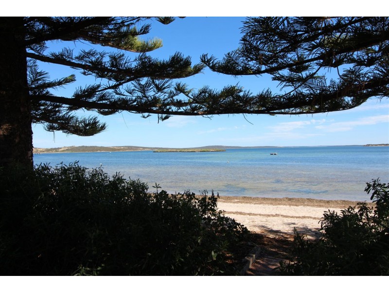 472 Starfish Lane, Mount Dutton Bay SA 5607