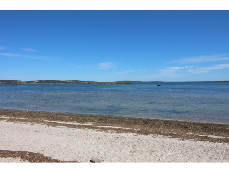 472 Starfish Lane, Mount Dutton Bay SA 5607