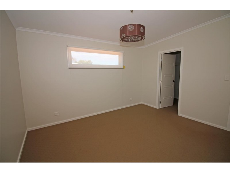 9 Benjamin Road, Poonindie SA 5607