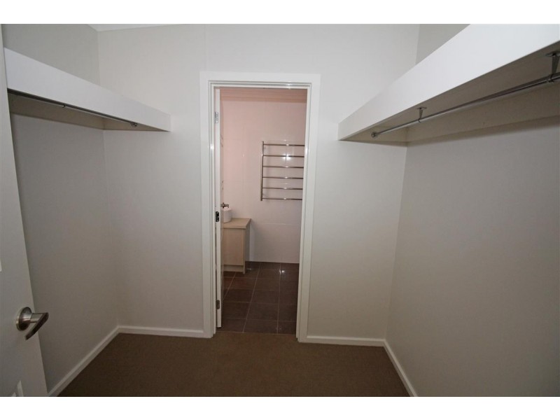 9 Benjamin Road, Poonindie SA 5607