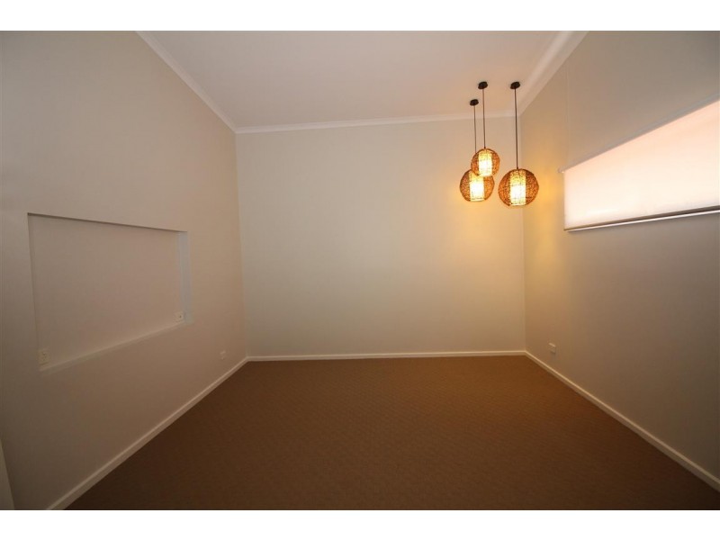 9 Benjamin Road, Poonindie SA 5607