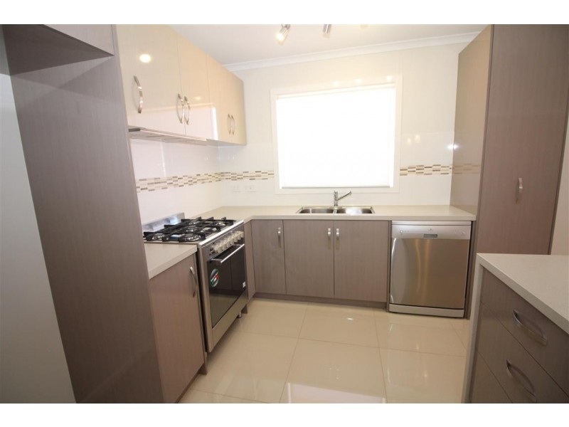 9 Benjamin Road, Poonindie SA 5607