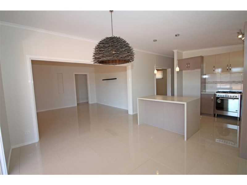 9 Benjamin Road, Poonindie SA 5607
