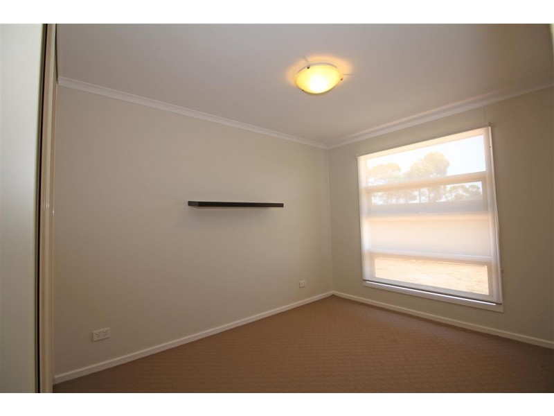 9 Benjamin Road, Poonindie SA 5607