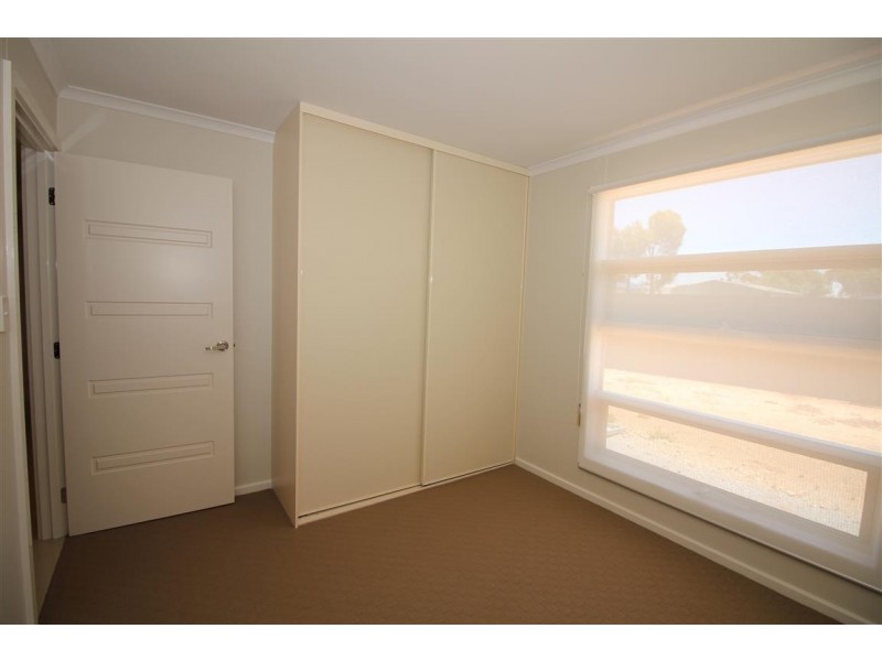 9 Benjamin Road, Poonindie SA 5607