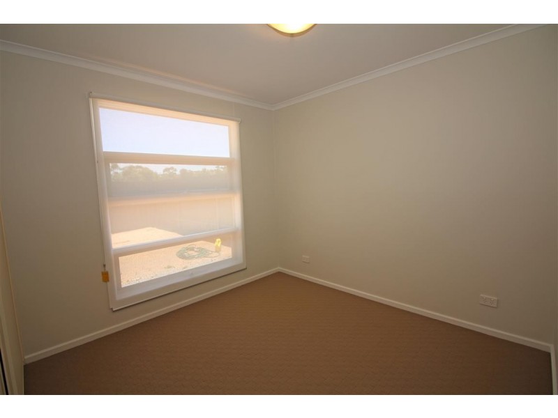 9 Benjamin Road, Poonindie SA 5607