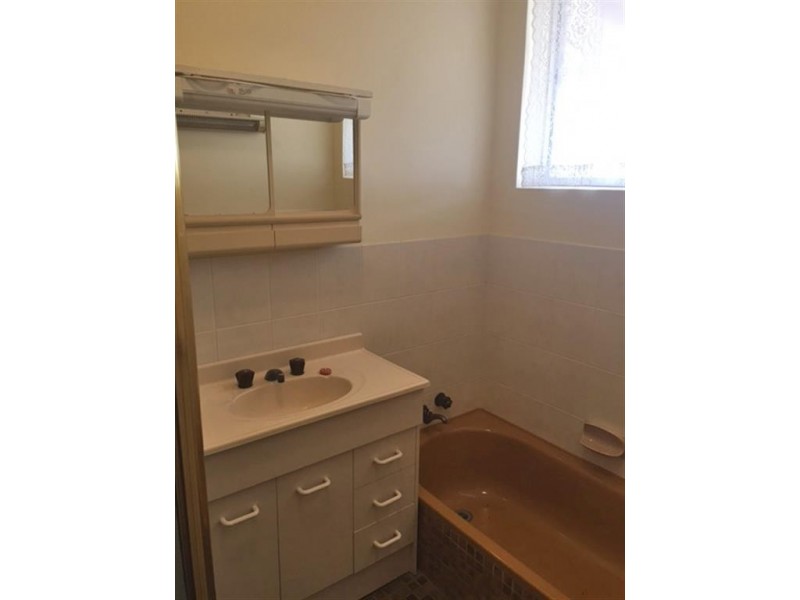 32-34 Tumby Bay Road, Cummins SA 5631