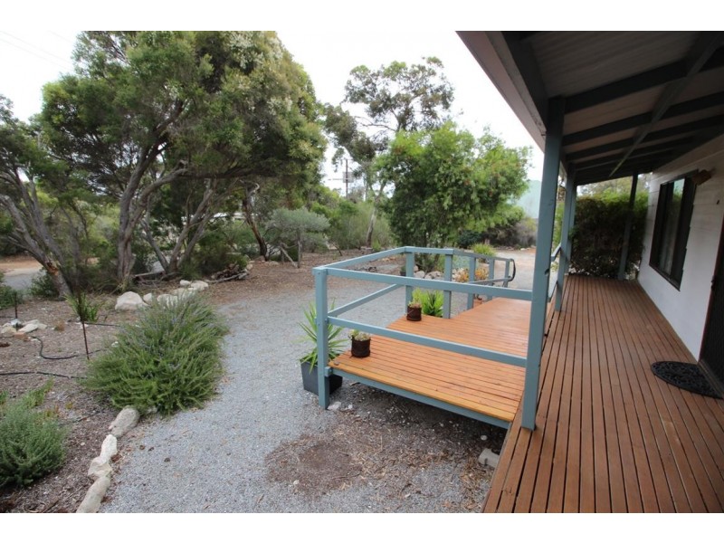 6 Douglas Street, Coffin Bay SA 5607