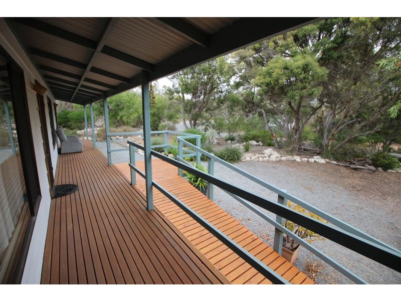 6 Douglas Street, Coffin Bay SA 5607