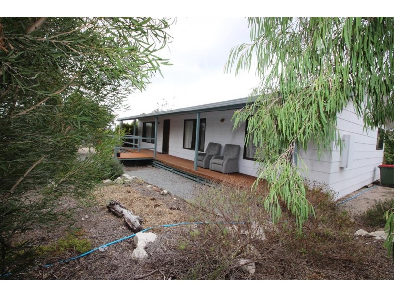 6 Douglas Street, Coffin Bay SA 5607
