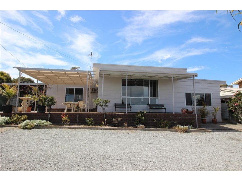 21 Pine Crescent, Coffin Bay SA 5607