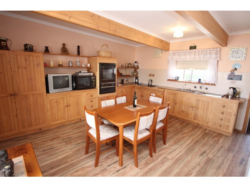 21 Pine Crescent, Coffin Bay SA 5607