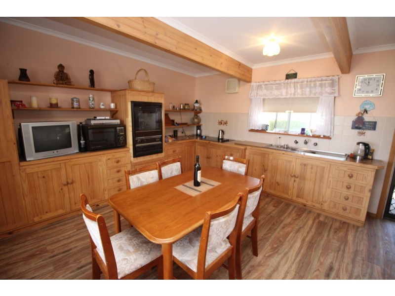 21 Pine Crescent, Coffin Bay SA 5607