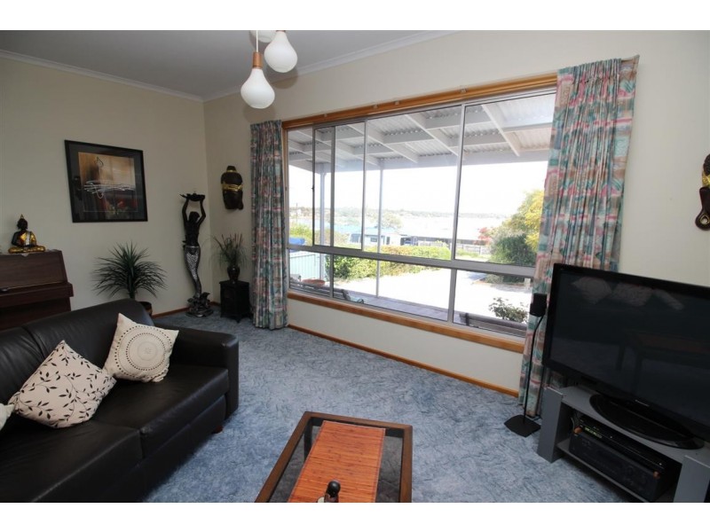21 Pine Crescent, Coffin Bay SA 5607