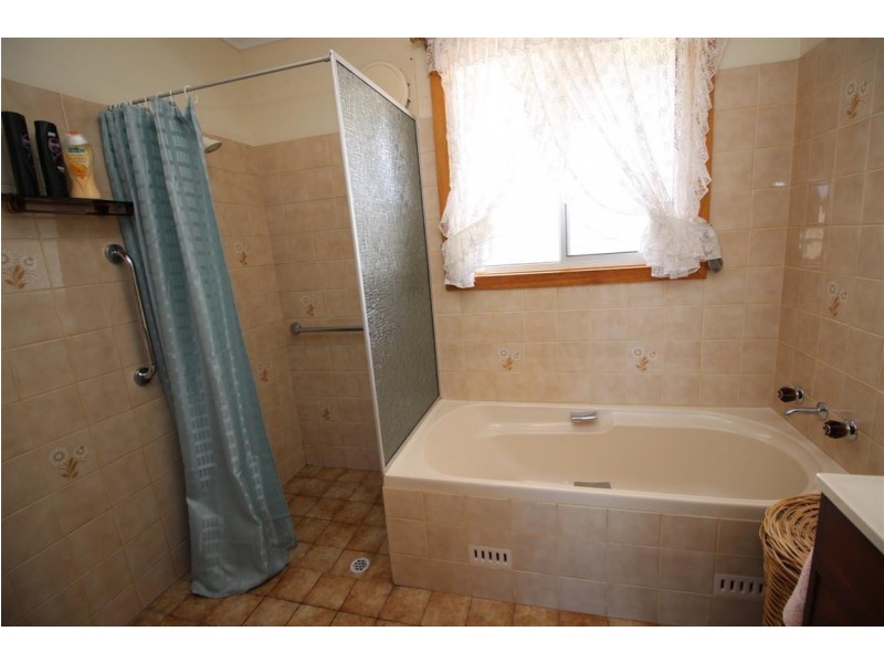 21 Pine Crescent, Coffin Bay SA 5607