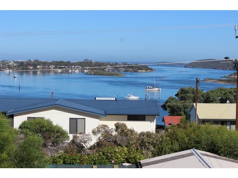 21 Pine Crescent, Coffin Bay SA 5607