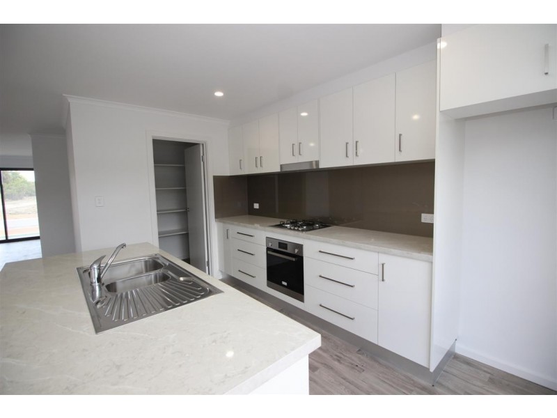 16 Tea Tree Court, Coffin Bay SA 5607