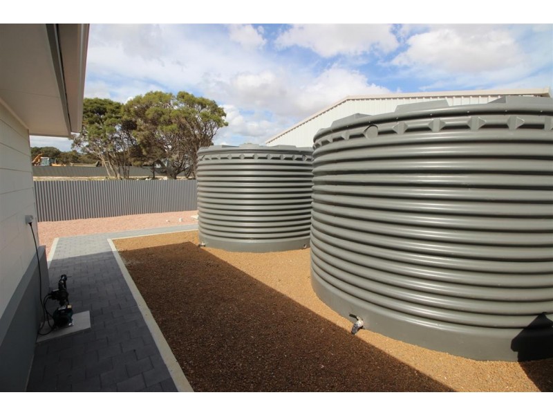 16 Tea Tree Court, Coffin Bay SA 5607