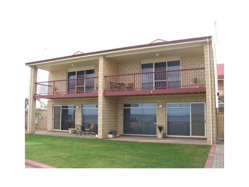 1-4  1 North Terrace, Tumby Bay SA 5605