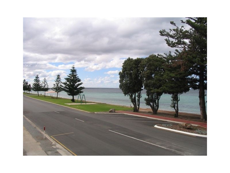 1-4  1 North Terrace, Tumby Bay SA 5605