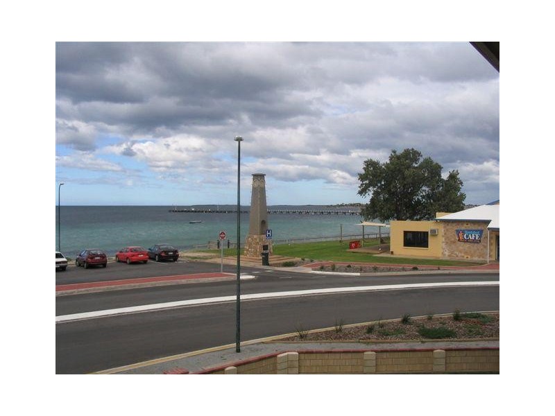 1-4  1 North Terrace, Tumby Bay SA 5605