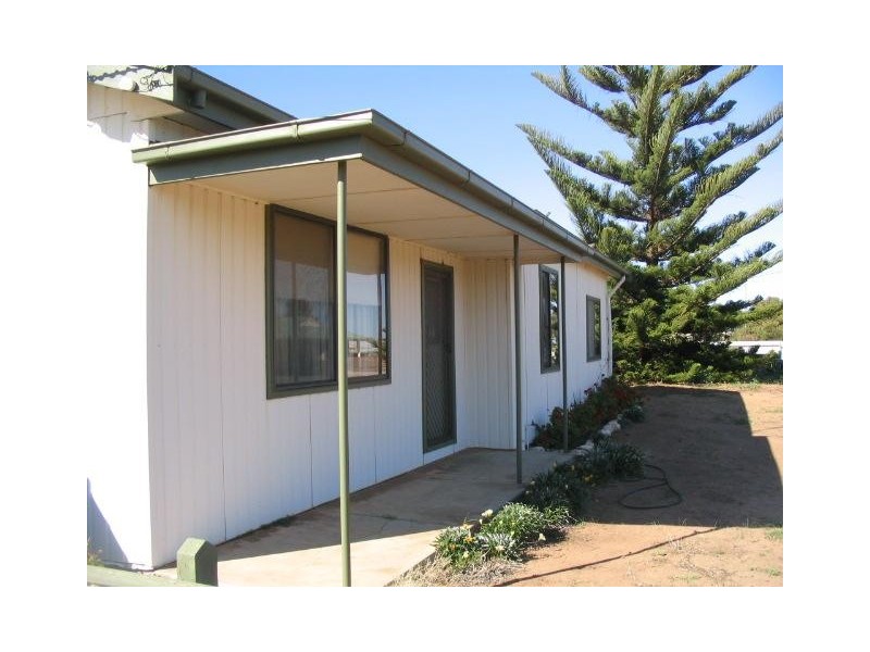 5 Robert Street, Tumby Bay SA 5605