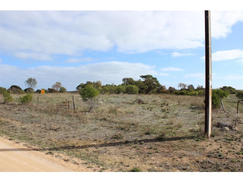 Lot 101 Broccabruna Drive, Mount Dutton Bay SA 5607
