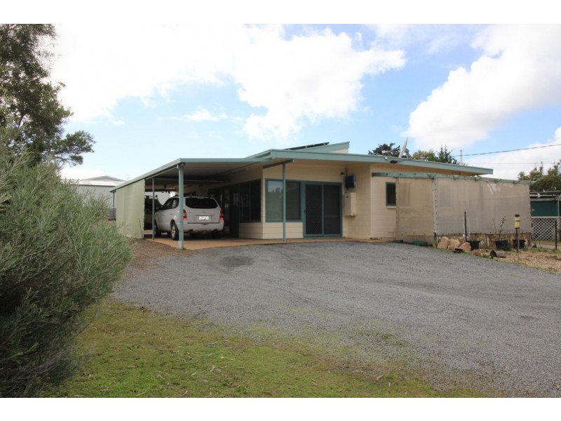 6 Flinders Avenue, Coffin Bay SA 5607