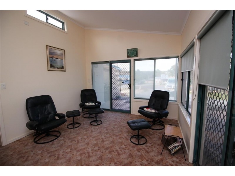 6 Flinders Avenue, Coffin Bay SA 5607