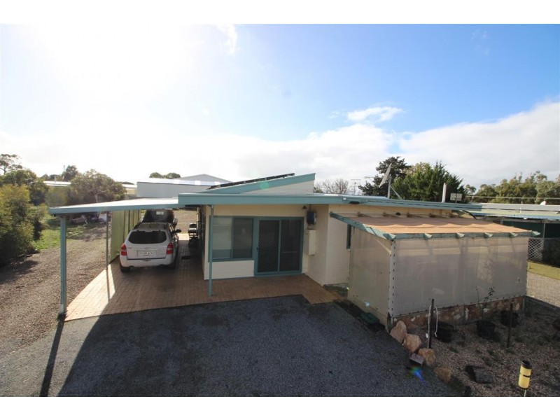 6 Flinders Avenue, Coffin Bay SA 5607
