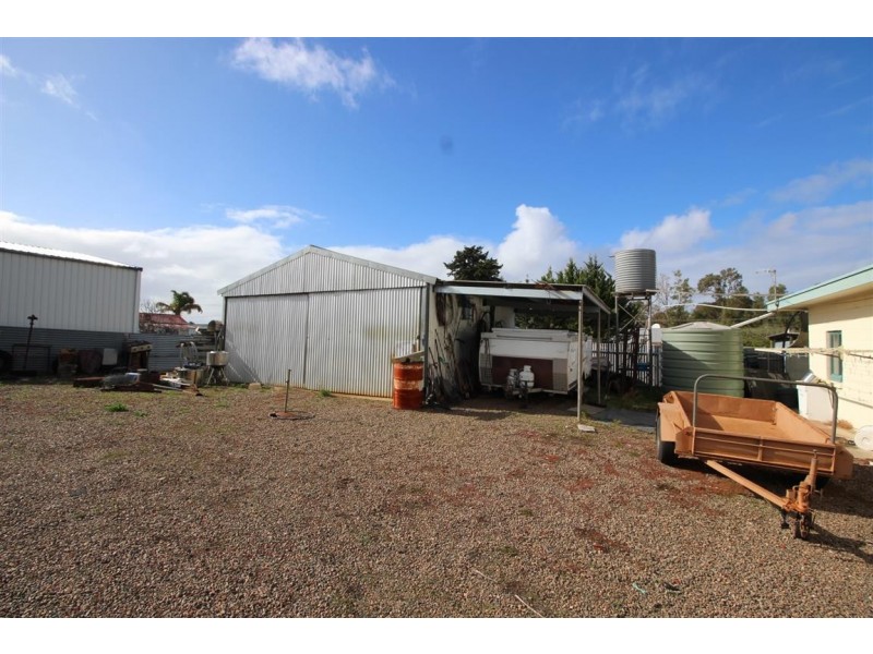 6 Flinders Avenue, Coffin Bay SA 5607