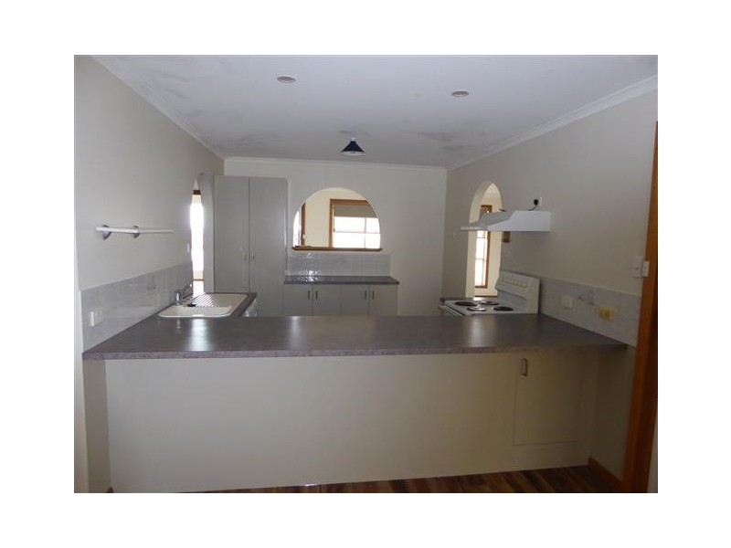 8 Cowley Crescent, Port Lincoln SA 5606