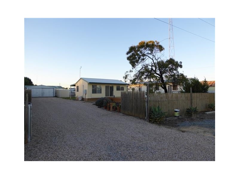 18 Mortlock Street, Cummins SA 5631