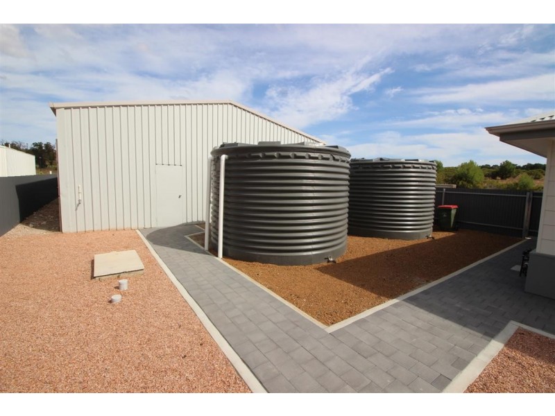 16 Tea Tree Court, Coffin Bay SA 5607