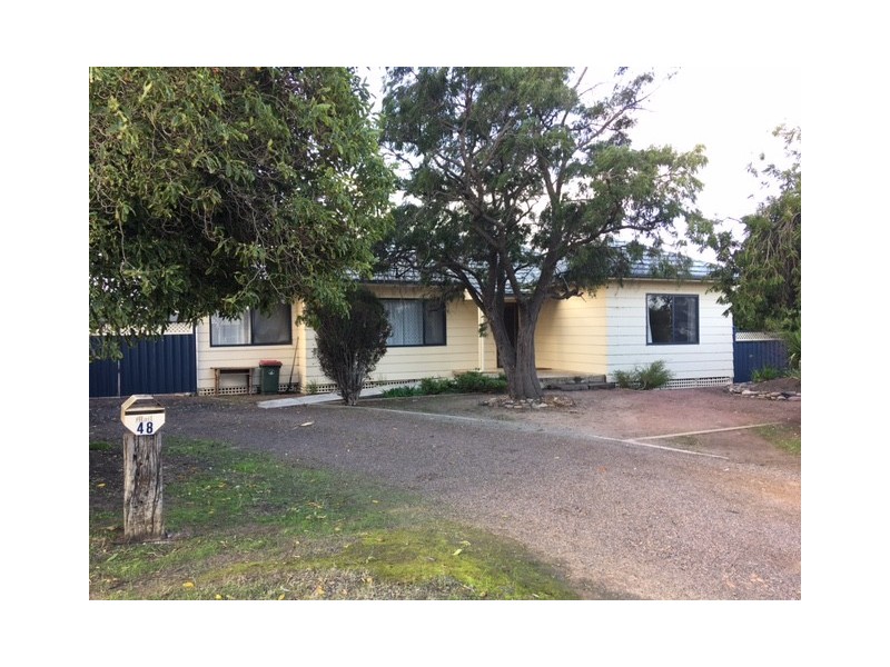 48 Tumby Bay Road, Cummins SA 5631