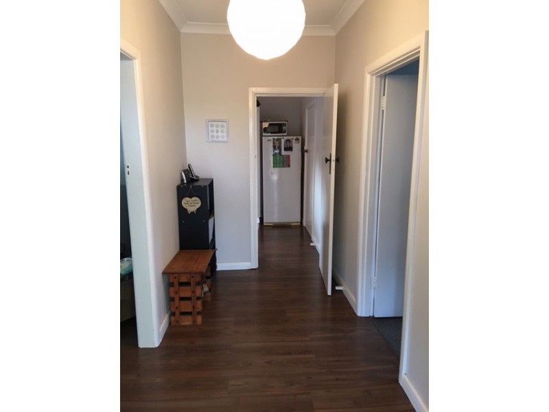 48 Tumby Bay Road, Cummins SA 5631
