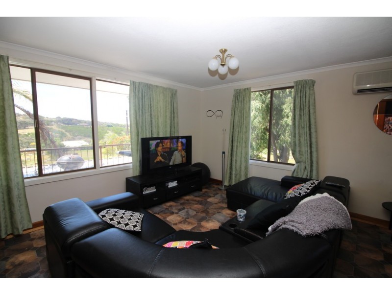 25 Milton Avenue, Port Lincoln SA 5606