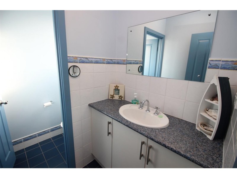 3 225 Esplanade, Coffin Bay SA 5607