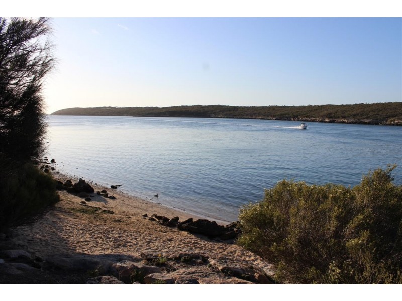 3 225 Esplanade, Coffin Bay SA 5607