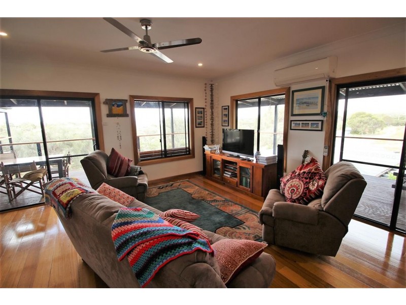 17 Benson Avenue, Coffin Bay SA 5607