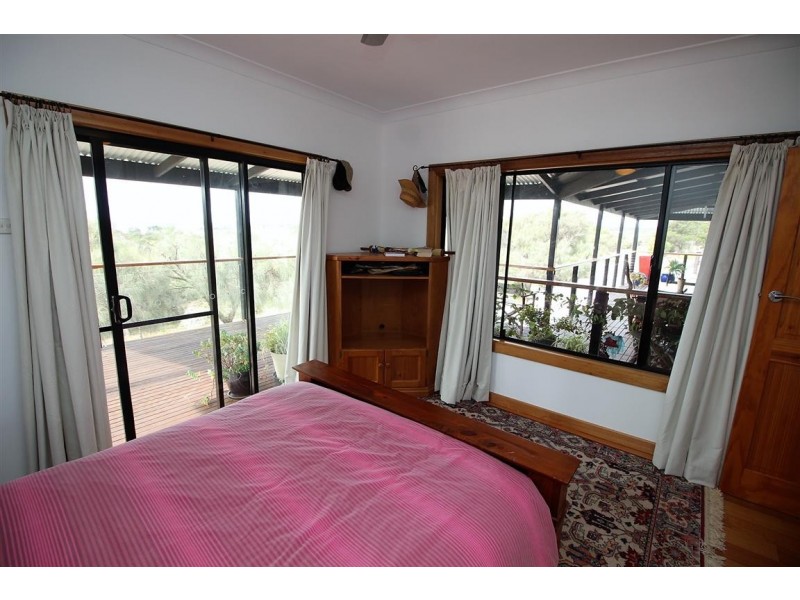 17 Benson Avenue, Coffin Bay SA 5607