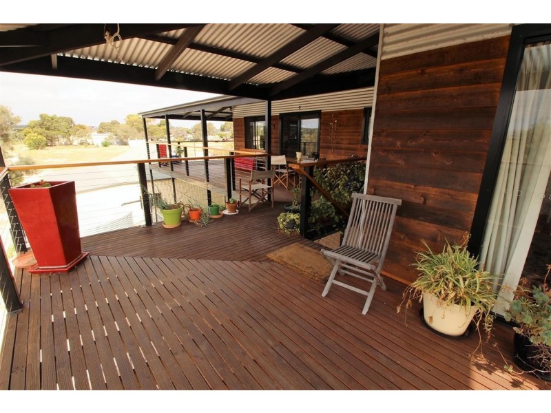 17 Benson Avenue, Coffin Bay SA 5607