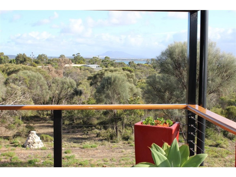 17 Benson Avenue, Coffin Bay SA 5607