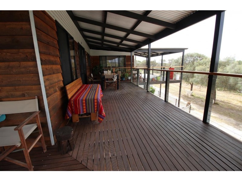 17 Benson Avenue, Coffin Bay SA 5607